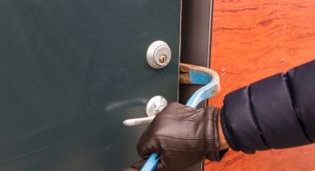 Försök till stöld av bil i Södertälje